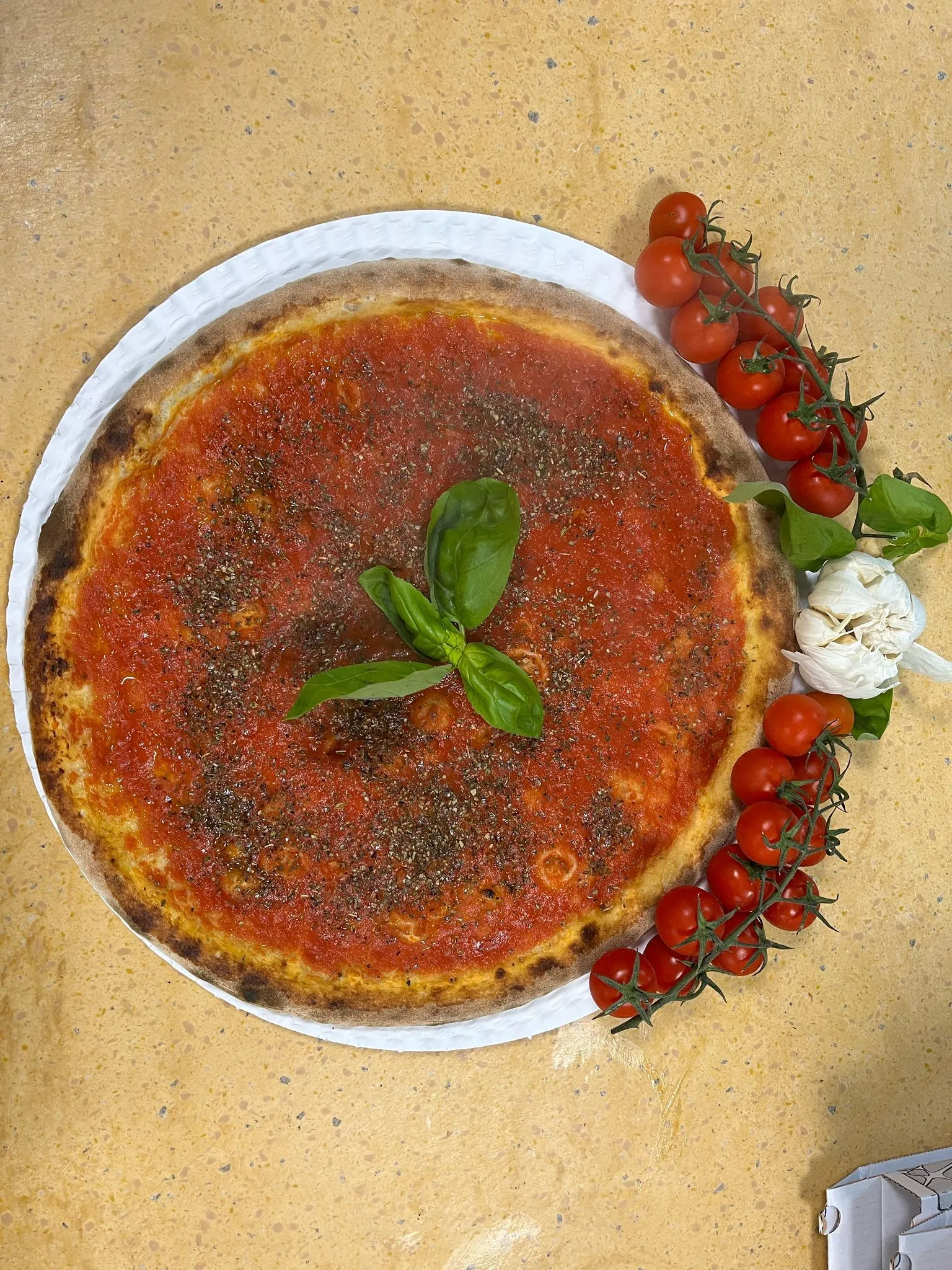 Pizza rotonda vista dall'alto